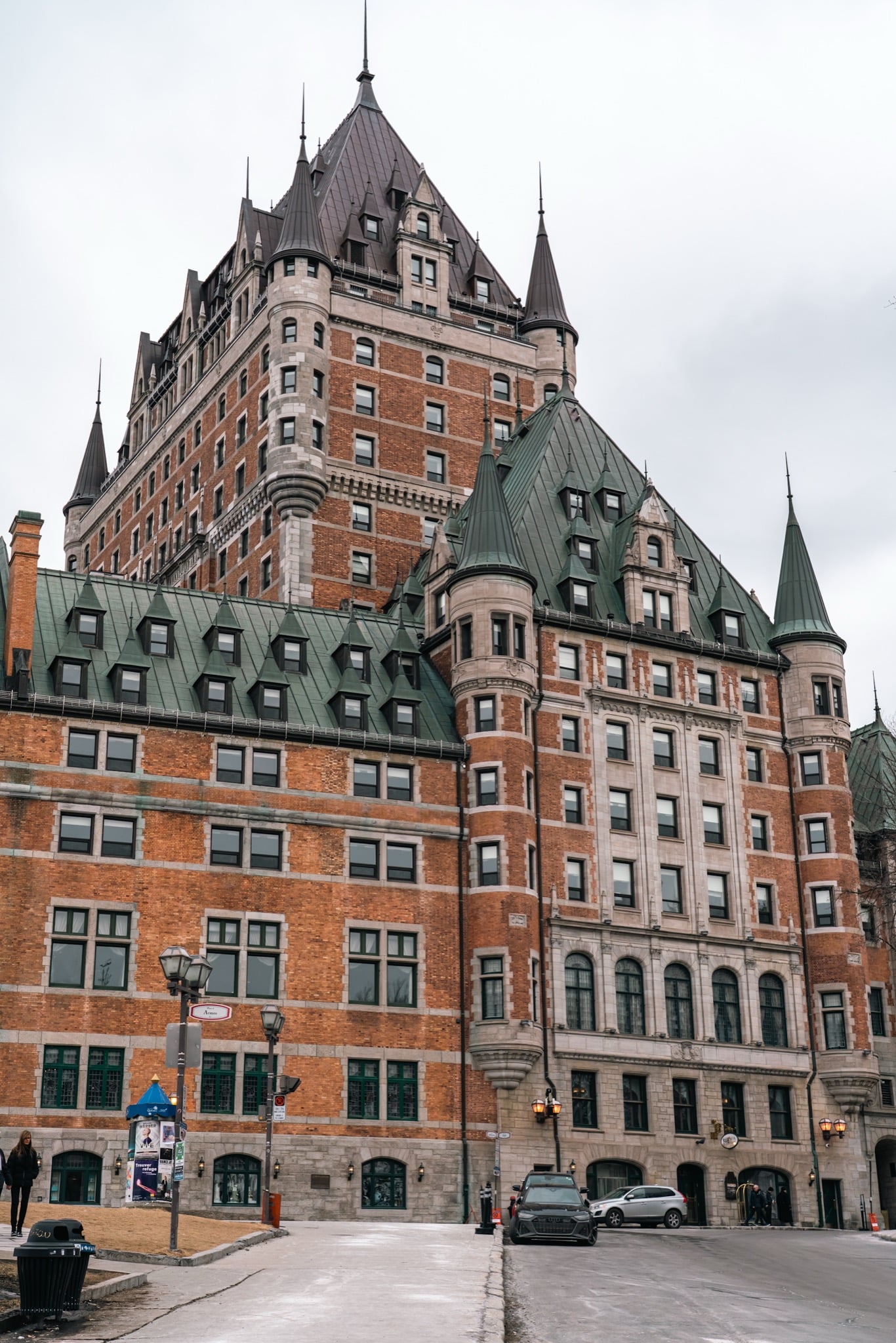 The full sweep of the Château Frontenac above Dufferin Terrace