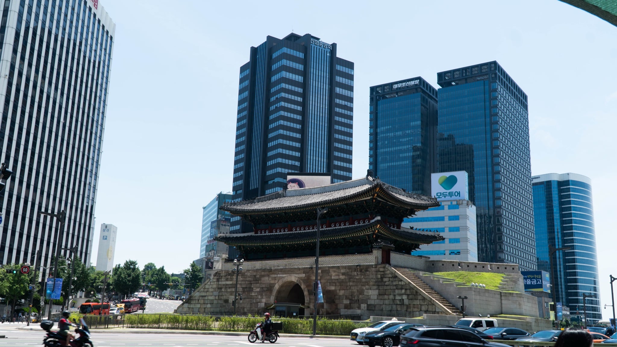 The Sungnyemun gate standing among the modern city, Seoul